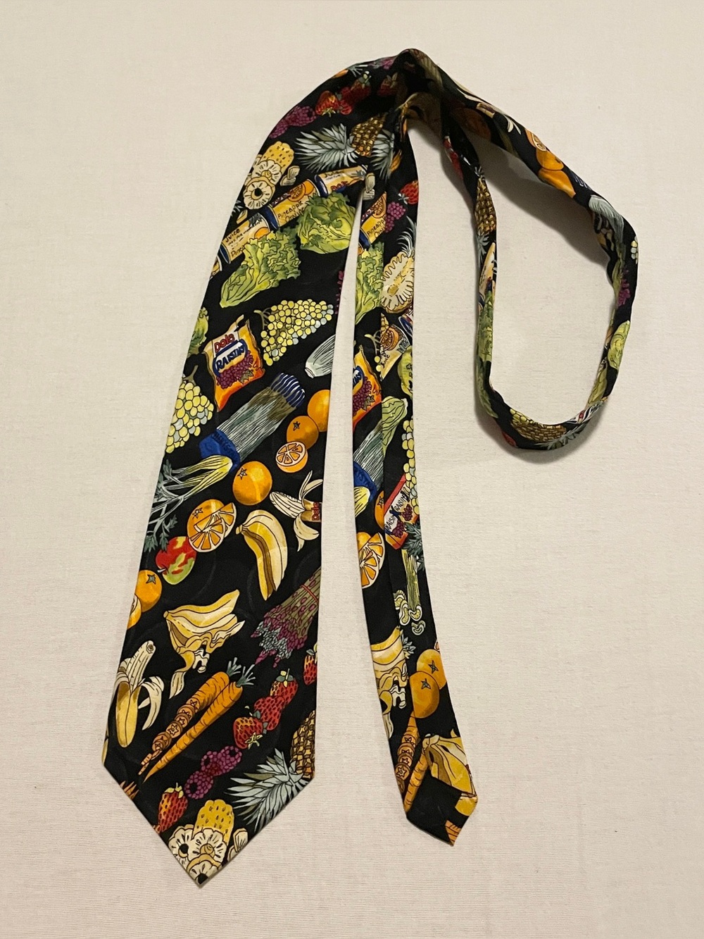 Vintage Nicole Miller Dole Fruit Silk Tie Novelty Food Print 54"